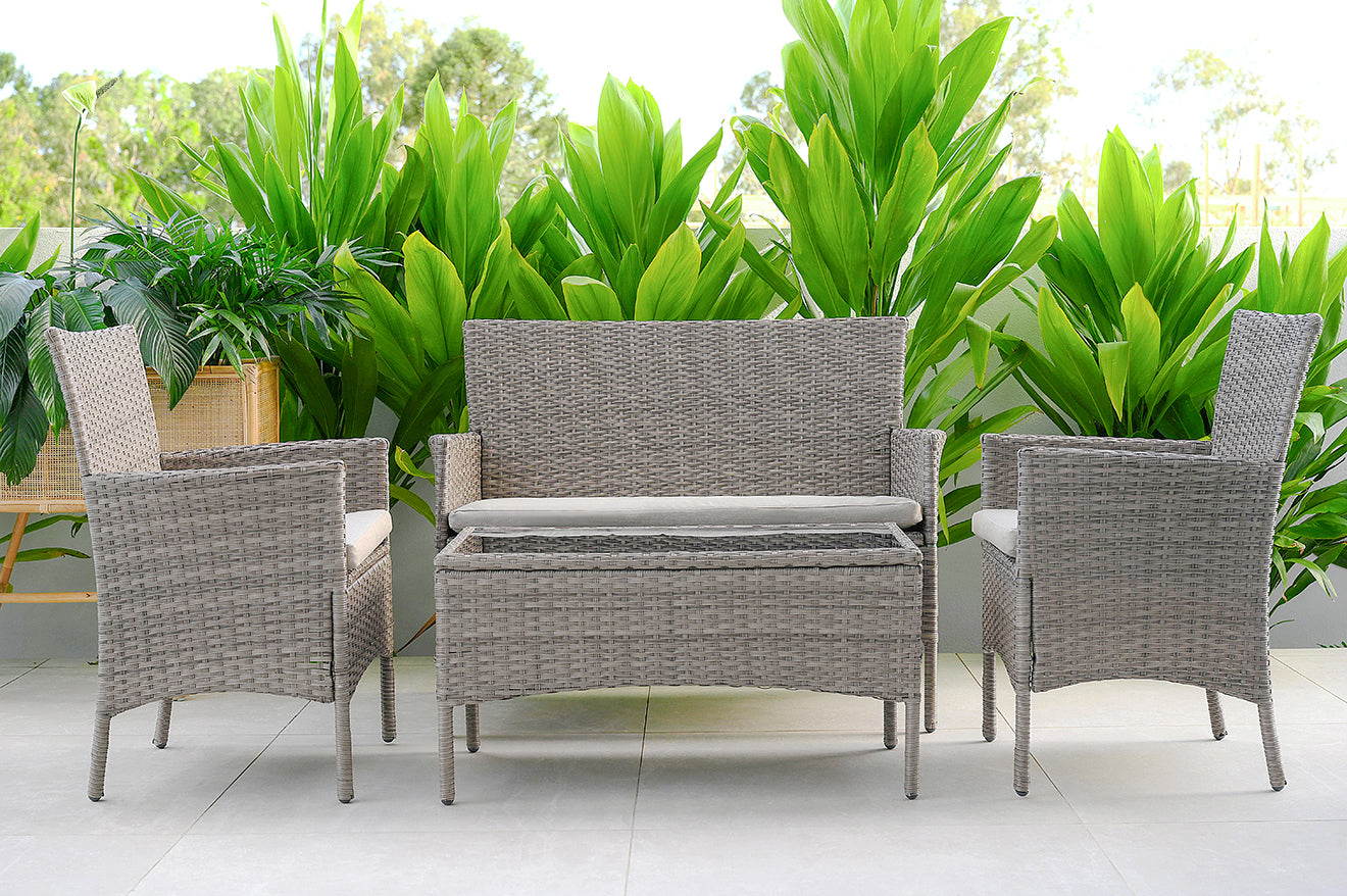 Outdoor Lounge